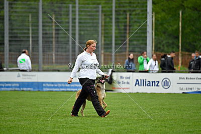 Nimm 2 von den kleinen Helden